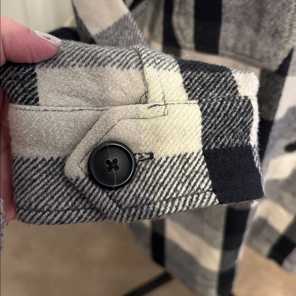 Lucky Brand Flannel Shacket - Picture 5 of 10